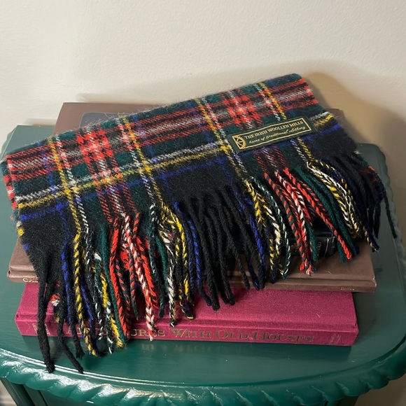 The Irish Woolen Mills 100% Wool Plaid Scarf with Fringe - Picture 1 of 7